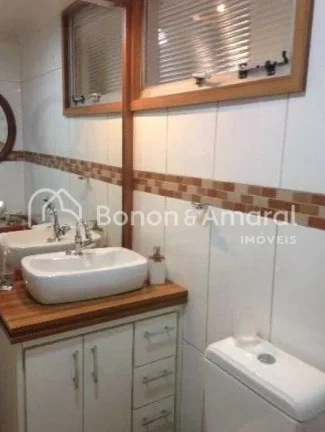 Imagem Excelente apartamento, totalmente reformado e bem localizado, com sala para dois ambientes e varanda...
