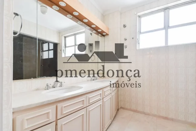 Imagem Apartamento na Rua Rio de Janeiro com 276 m², 4 quartos e 2 vagas em Higienópolis.
