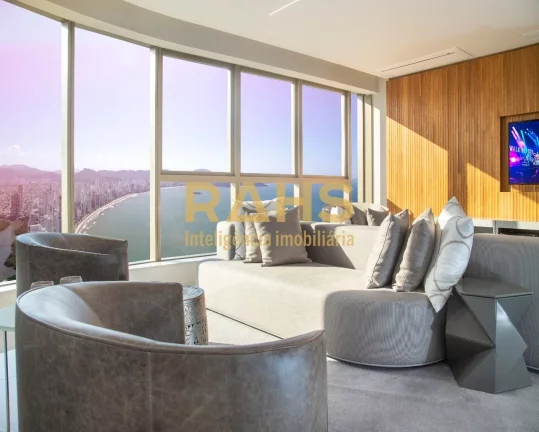 Imagem 81 andares, o maior residencial da América Latina; Altura: 281 metros; 264 apartamentos; Tamanho do...