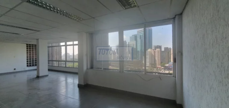 Imagem EXCELENTE CONJUNTO COMERCIAL PARA LOCAÇÃO NA RUA BERNARDINO DE CAMPOS