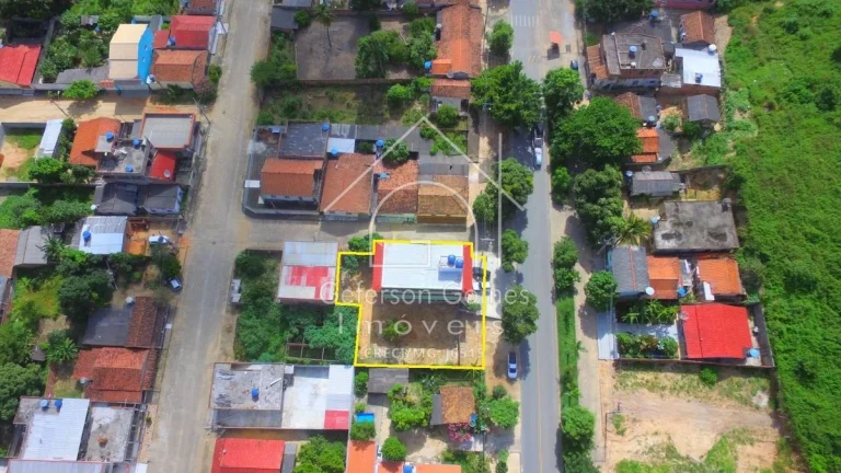 Imagem Prédio à Venda - Com 04 Quartos - Senhor dos Santos - São João do Manteninha - MG