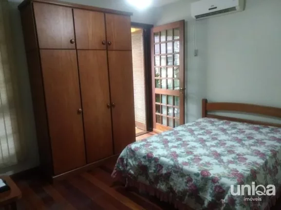 Imagem Casa 4 dormitórios (2 suítes), banheira de hidro, piscina, garagem