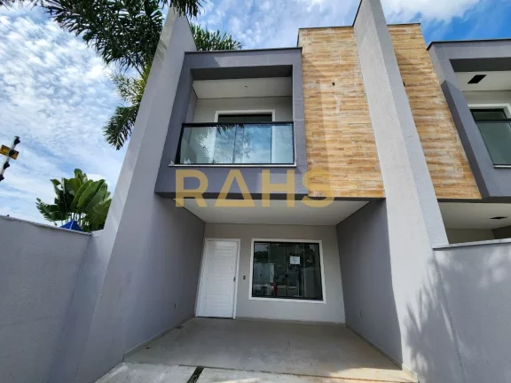 Sobrado Geminado Novo em Ã³tima localizaÃ§Ã£o no IririÃº, prÃ³ximo ao ColÃ©gio Santo AntÃ´nio. 1 suÃ...