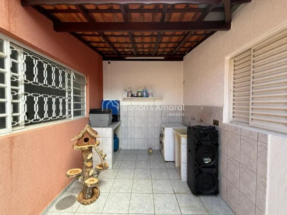 Imagem Esta casa estilo assobradada no Condomínio Itamanbuca oferece excelente distribuição de ambientes...