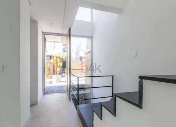 Imagem Casa de 487 m² com 4 suítes e 4 vagas no Condomínio Garda, Jardim Cordeiro.