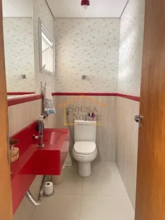 Imagem Casa em Condomínio Fechado!
Excelente casa, 3 dormitórios, sendo 1 suíte, lavabo, cozinha planeja...