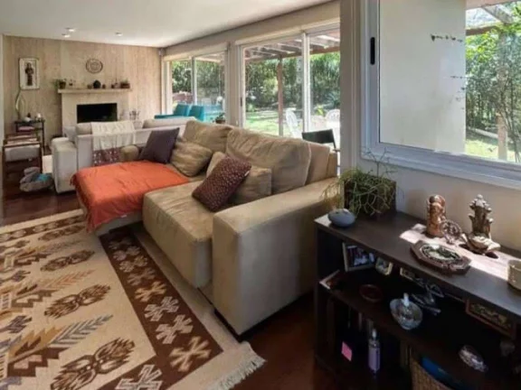 Imagem Casa a venda no condomínio Aldeia da Mata, no coração da Granja Viana! O Aldeia da Mata fica dent...
