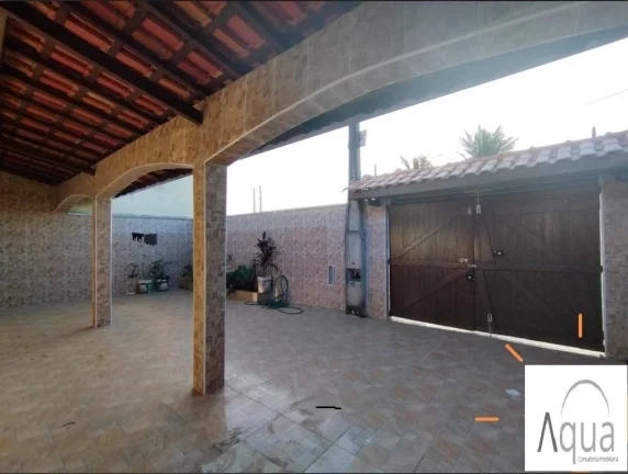 Imagem Casa para Venda em Itanhaém, Tupy, 3 dormitórios, 1 suíte, 1 banheiro, 3 vagas
