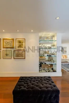 Imagem Luxuoso apartamento de 3 quartos e 3 suítes no coração do Jardim Paulista, São Paulo-SP: 346m², 3 salas e 2 vagas de garagem!