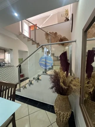 Imagem Casa sensacional a venda em Amparo no Centro