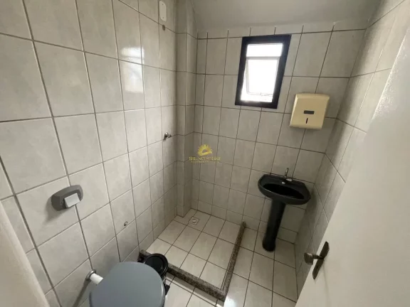Imagem Sala comercial de 31 metros quadrados, estrategicamente localizada no bairro de Muquiçaba, Guarapar...