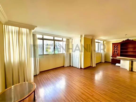 Imagem Apartamento para modernização no Jardim Paulista: 3 Quartos, 1 Suíte, 3 Salas, 3 Banheiros, 2 Vagas, 210m². Venha Conhecer!