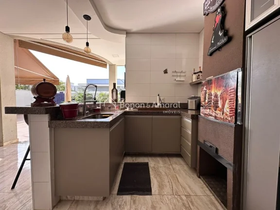 Imagem Casa à venda no Condomínio Reserva Real em Paulínia

O sobrado conta com uma sala de estar c/ pé...