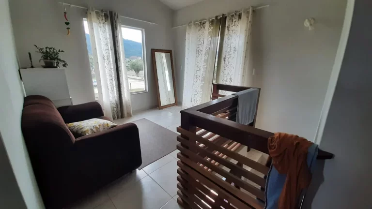 Imagem Casa à venda em Garopaba-SC, bairro Areias de Palhocinha: 3 quartos, 2 salas, 2 banheiros, 1 vaga, 160m². Venha conhecer!