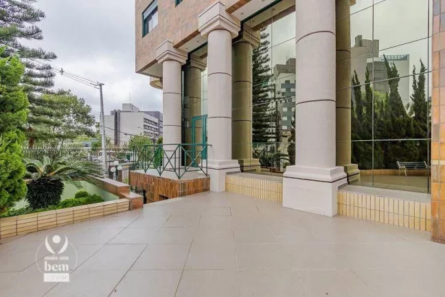 Imagem Apartamento com 149 m², 3 quartos (1 suíte com hidromassagem), 2 vagas de garagem à venda por R$ 1.090.000 - Centro - Curitiba/PR