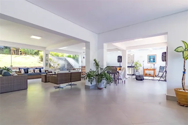 Imagem Casa à venda com 7 quartos, sendo 5 suítes, em Jardim Guedala, São Paulo - SP