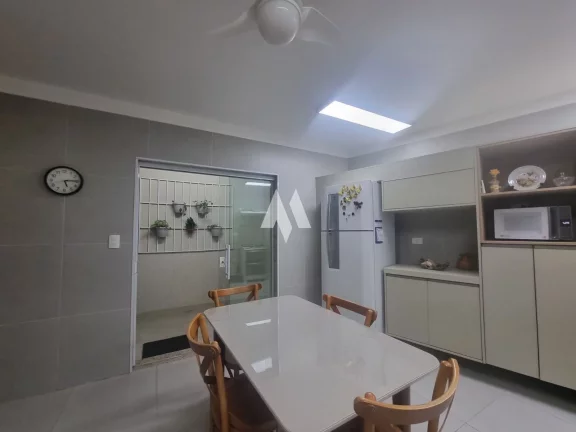 Imagem Casa á venda com 3 dormitórios e 2 suítes - Aparecida em Santos