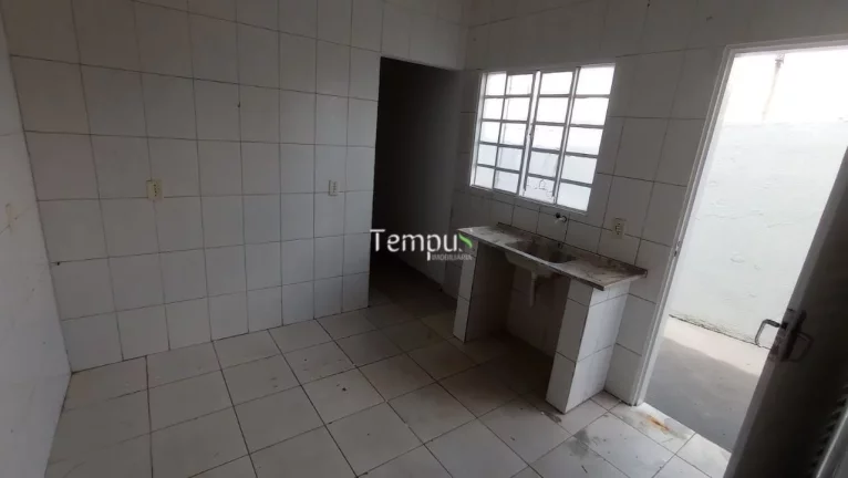 Imagem Casa Padrão, Casa com 2 dormitórios + 3 barracões à venda, 300 m² por R$ 450.000 - Cidade Livre - Aparecida de Goiânia/GO