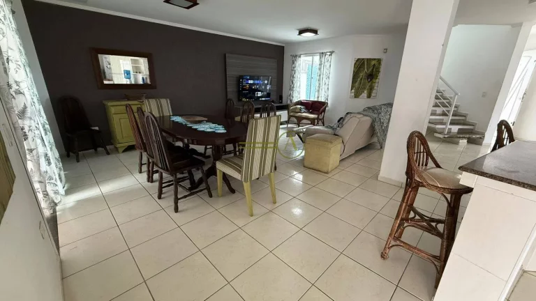 Imagem Triplex a venda Frente Mar Porteira Fechada 3 Suítes Piscina churrasqueira