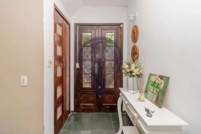 Imagem Casa à venda em São Paulo-SP, bairro Jardim Pinheiros: 3 quartos, 1 suíte, 2 salas, 3 banheiros, 2 vagas, 124m². Confira!