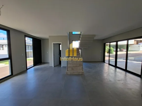 Imagem Apresentamos este sobrado recém-construído no Residencial Alto Boulevard, com arquitetura contempo...