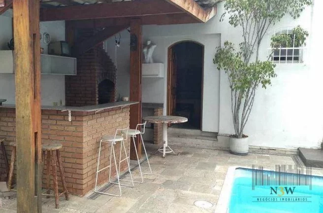 Imagem Casa à venda ou locação no Alto da Lapa São Paulo SP com 3 suítes, 6 banheiros, 6 vagas e 297m² em terreno de 622m²