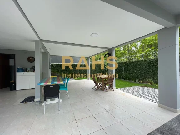 Imagem Excelente Casa em Condomínio Fechado à Venda no Bairro Vila Nova em Joinville. Casa de alto padrã...