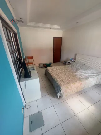 Imagem Sobrado a venda na Vila Zelina, a 9 minutos a p?(C) do Metrô Vila Prudente. 3 dormitórios, 1 com closet, 2 vagas de garagem cobertas, portão automático.