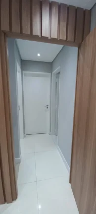 Imagem Apartamento 90 M², 3Q, 1 Suíte, 2 Banheiros, 1 Vaga, Semi-mobiliado, Luminárias, Led, Cozinha com ilha.