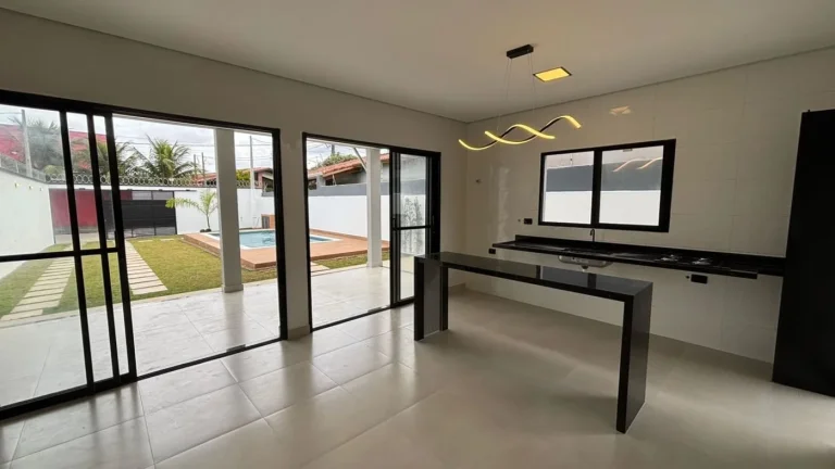 Imagem Casa para Venda em Itanhaém, Cibratel II, 3 dormitórios, 1 suíte, 1 banheiro, 3 vagas