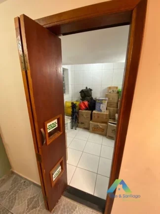 Imagem SANTO ANDRÉ Casa 200M², 3 dormitórios, varanda gourmet, 4 vagas de garagem, ótima localização e valor !!!
