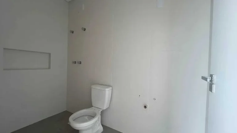 Imagem Casa com 3 dormitórios sendo 1 suíte e 2 vagas garagem - Campeche | Florianópolis/SC