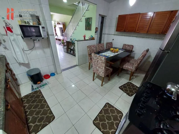 Imagem EXCELENTE CASA TRIPLEX COM MAIS DE 150M² E TERRAÇO AMPLO