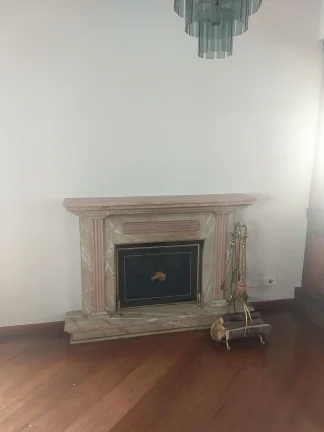 Imagem Apartamento 200 M², 4Q, 3 Suítes, 2 Salas, 5 Banheiros, 3 Vagas, Lareira, Suíte Master com Hidromassagem, Varanda Gourmet, Piscina, Academia, Quadra.