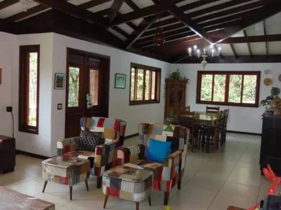 Imagem Maravilhosa casa em condomínio fechado. Nova Friburgo RJ.