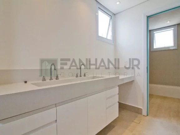 Imagem Vendo Maravilhoso apartamento totalmente reformado no coração dos Jardins !!!! Acabamentos nobres, marcenaria de primeira e com uma vista incrível. A