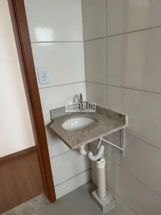 Imagem Apartamento à venda no -Condomínio Park Leopoldino, no bairro Parque do Mirante, Uberaba | 2 dormitórios, piscina e portaria 24h