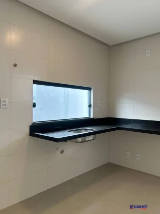 Imagem VENDO CASA 4/4 SENDO TRÊS SUIT EM CONDOMÍNIO - SIM