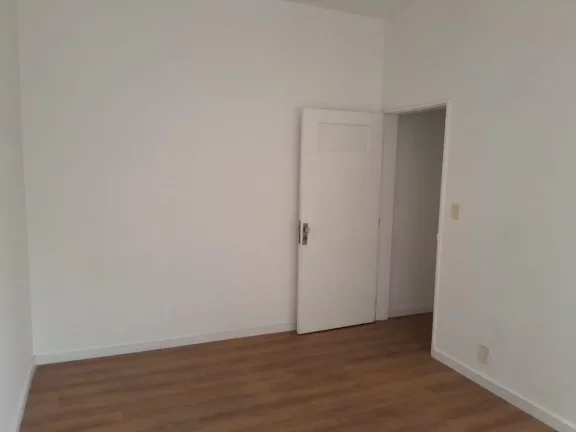Imagem Conjunto comercial no centro - República