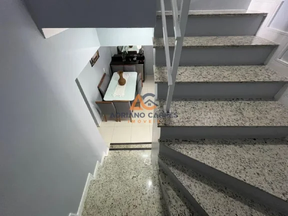 Imagem Sobrado com 3 dormitórios e 2 vagas de garagem localizado no bairro Gravatá em Navegantes