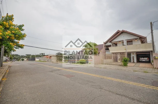 Foto do imóvel: Casa Triplex a Venda no bairro Pinheirinho - Curitiba, PR