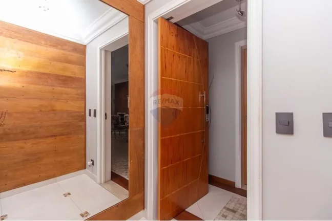 Imagem Excelente Apartamento 176m², 3 suítes, 3 salas, 3 vagas, depósito, elevador privativo e muito mais.