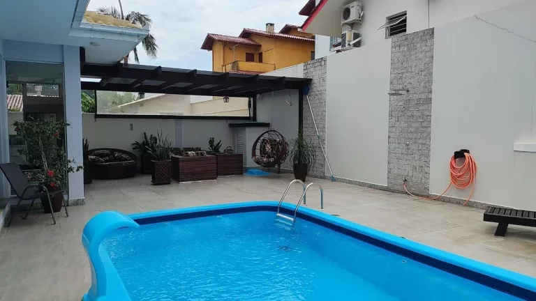 Imagem Casa / Sobrado para Venda em Palhoça / SC no bairro Pagani