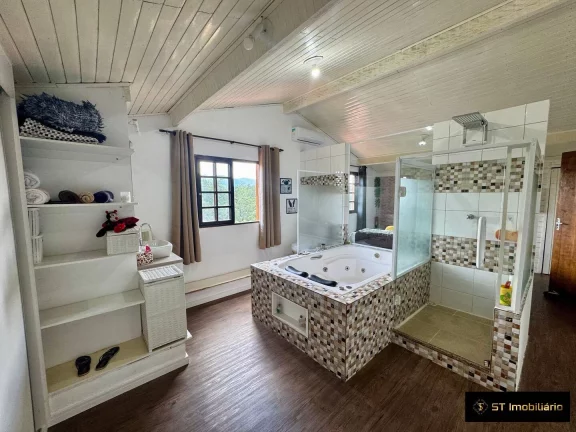 Imagem Casa à venda em Mairiporã/SP - Condomínio próximo ao centro, R$1.250.000!