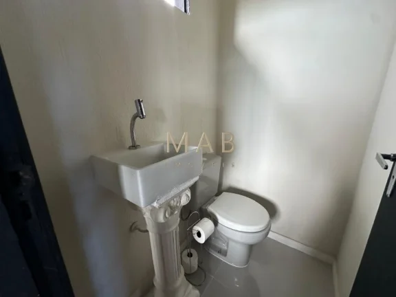 Imagem Fantástico Sobrado, à Venda no Bairro Santinho (Distrito de Ingleses) Florianópolis/SC!!Totalmente mobiliado, com vista permanente para o mar!!!