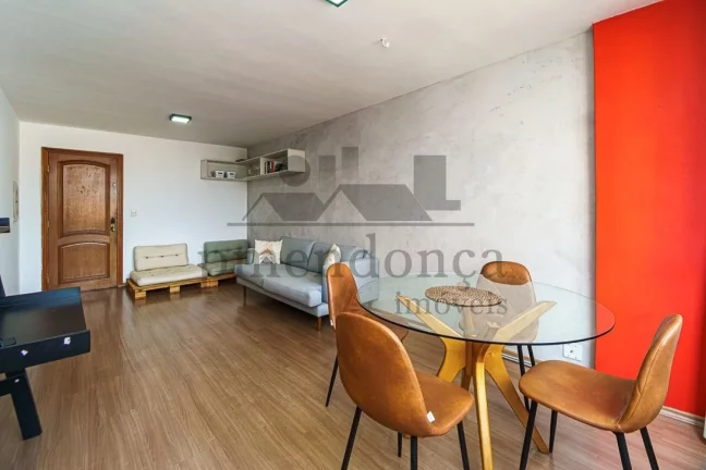 Imagem Este apartamento é ideal para quem busca um espaço amplo e confortável para morar. Com living par...