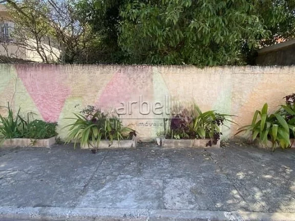 Imagem Terreno com 300 m² em localização residencial. Excelente para construção de 2 casas geminadas o...