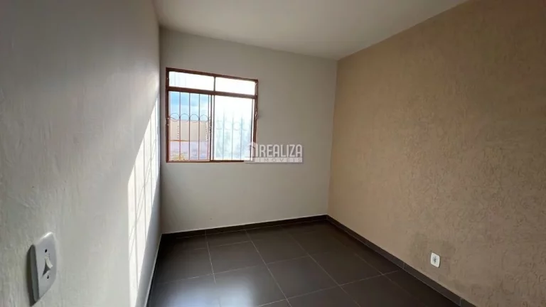 Imagem Casa de 3 quartos para alugar em Uberaba - Conjunto Pontal