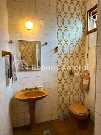 Imagem Bela casa com toque rústico. a residência possui um amplo terreno de esquina com 1.182m² de área...