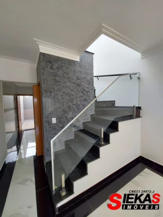 Imagem Imperdível oportunidade: Casa à venda na Vila São Geraldo, São Paulo-SP! 3 quartos, 1 suíte, 1 sala, 2 banheiros, 2 vagas, 108m².